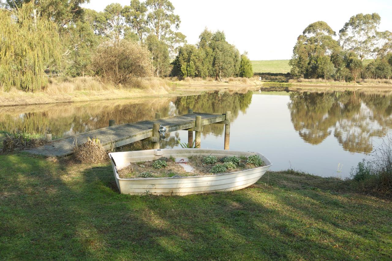 Little Lake Cottage Nyora Esterno foto
